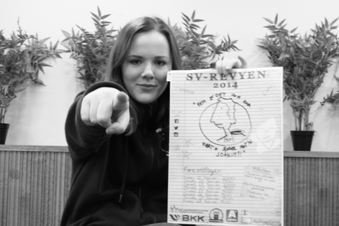 Oppfordringen fra revysjef Pernille er klar; du kan ikke gå glipp av SV-revyen 2014! (Foto: Elisabeth Urdal)