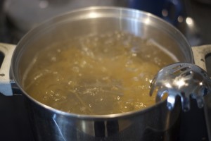 Bruker du nok vann, blir pastaen jevnt kokt. (Foto: Bea Brøndrup)